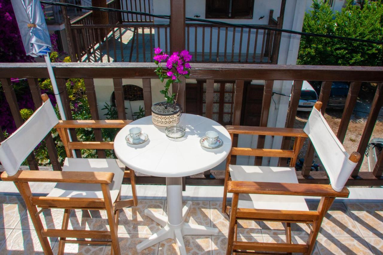 Aris Junior Studios Neo Klima Skopelos Bagian luar foto