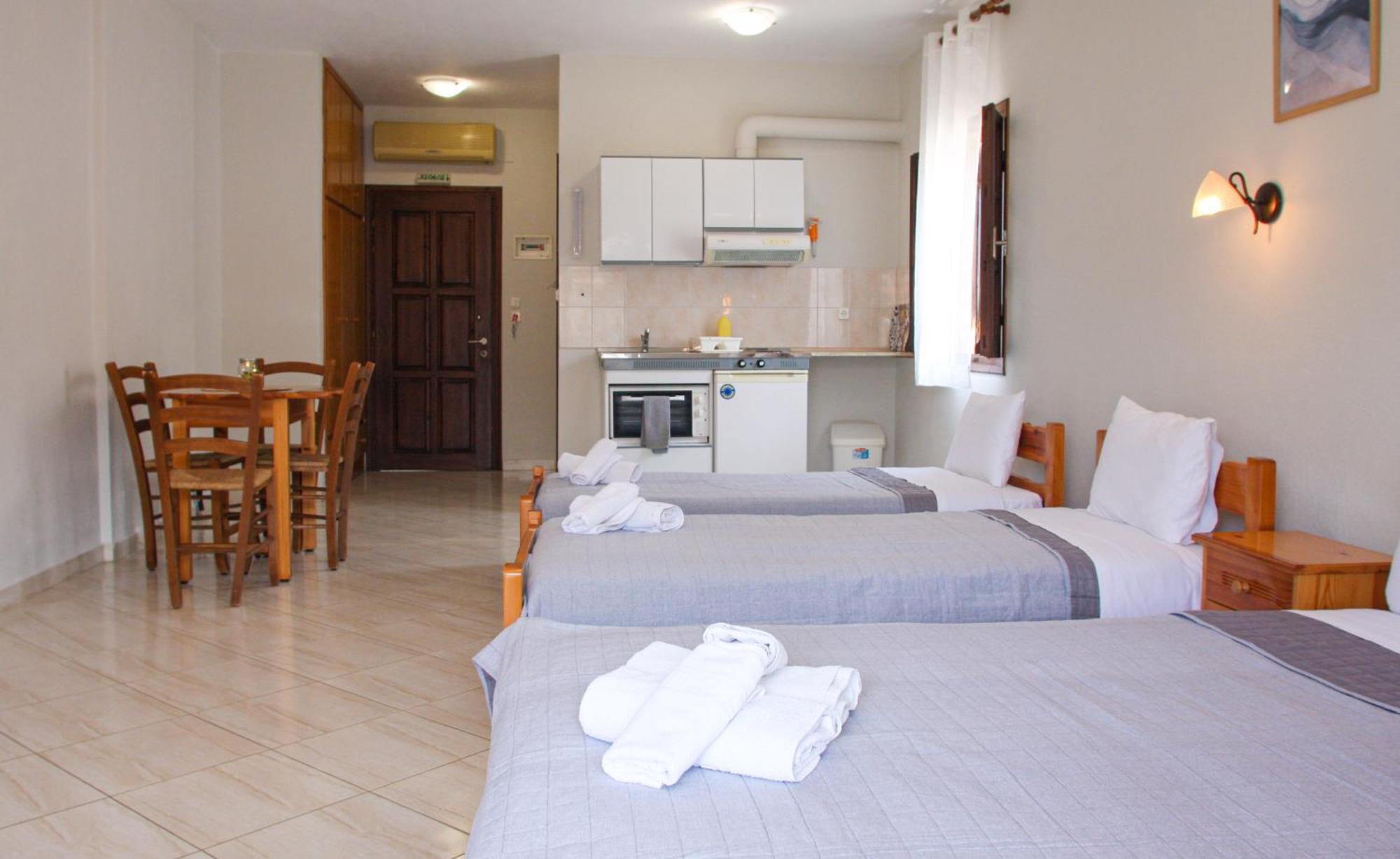 Aris Junior Studios Neo Klima Skopelos Bagian luar foto