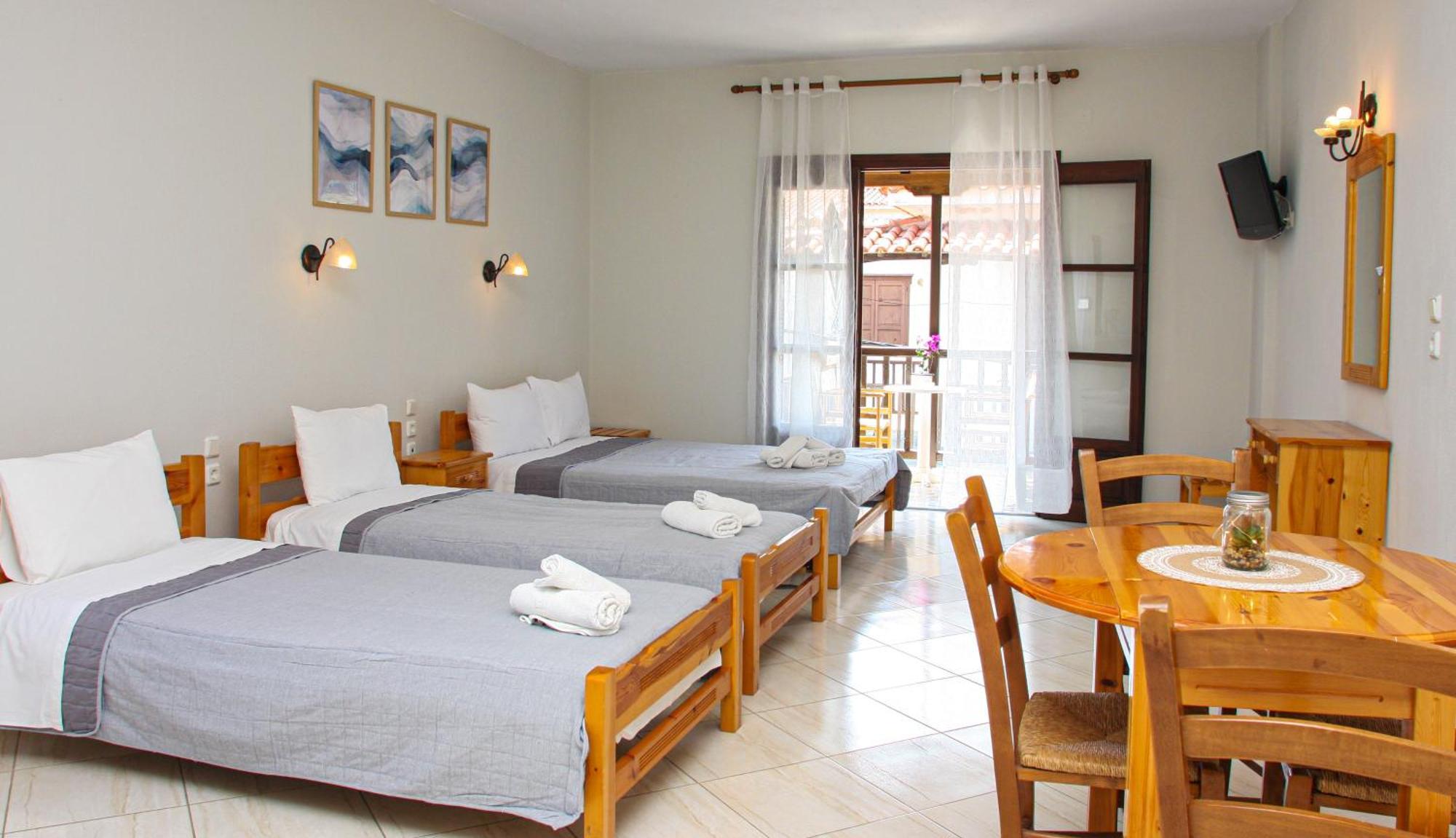 Aris Junior Studios Neo Klima Skopelos Bagian luar foto