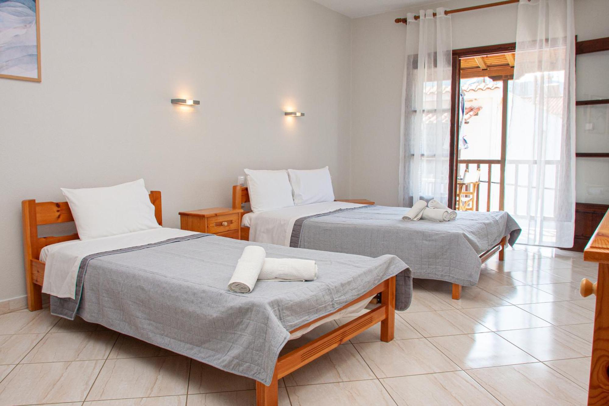 Aris Junior Studios Neo Klima Skopelos Bagian luar foto